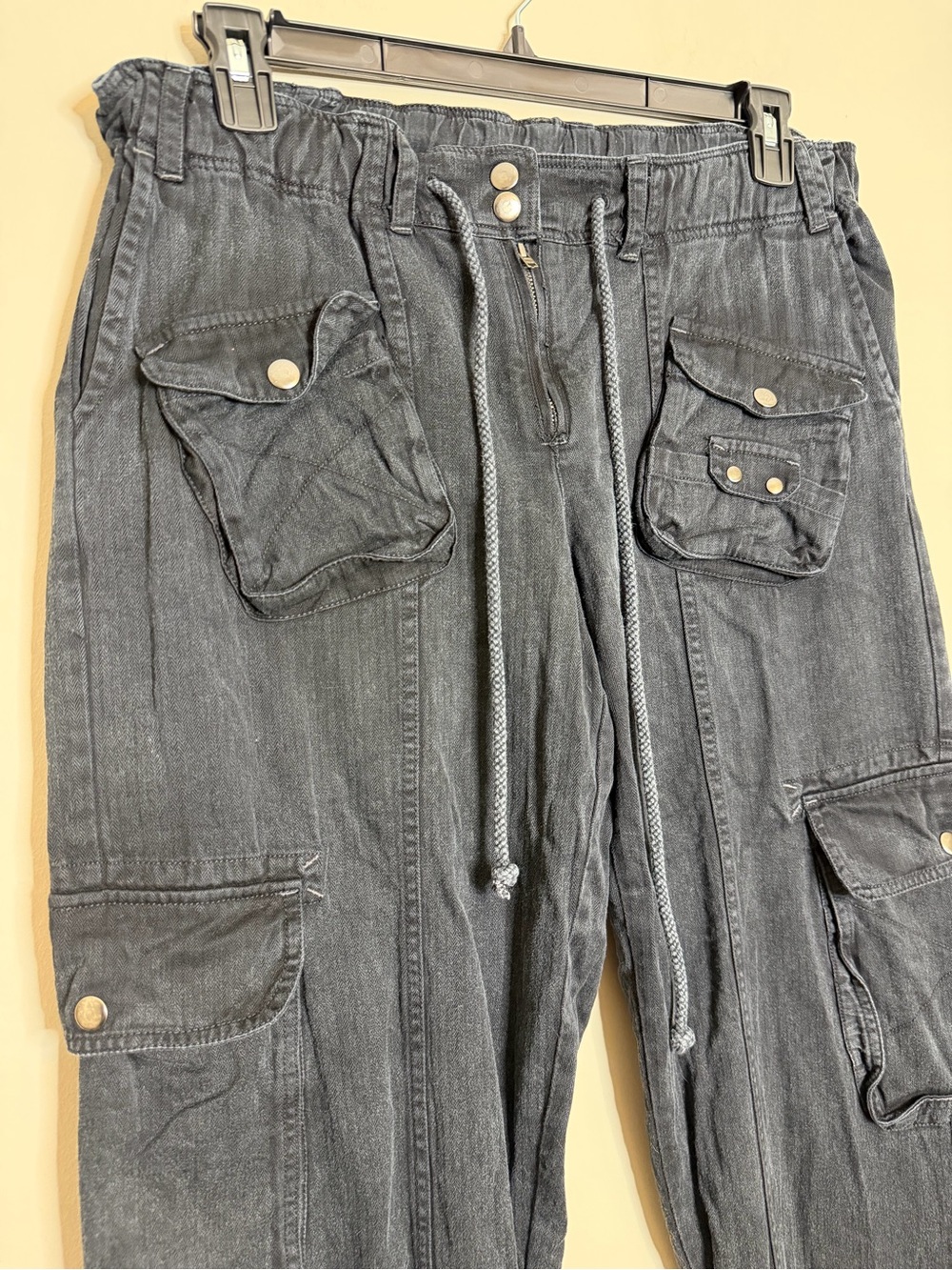 Free People Tahiti Cargo Black Pants Size Medium - Picture 7 of 10